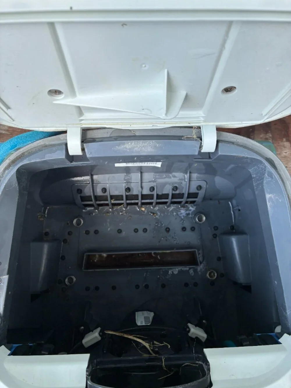 Dolphin S300 Pool Vacuum Pool Cleaner With Advanced 115 Power Supply
